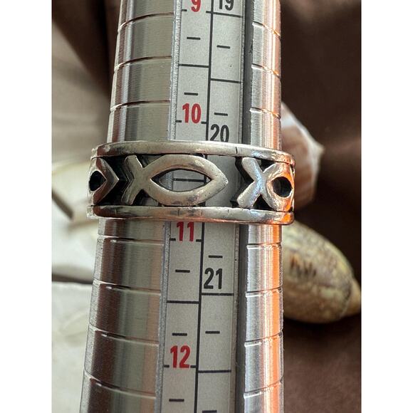 Retired James Avery Ichthus Cross Ring Sterling Silver Christian Band, Size 10.5 - Picture 4 of 4